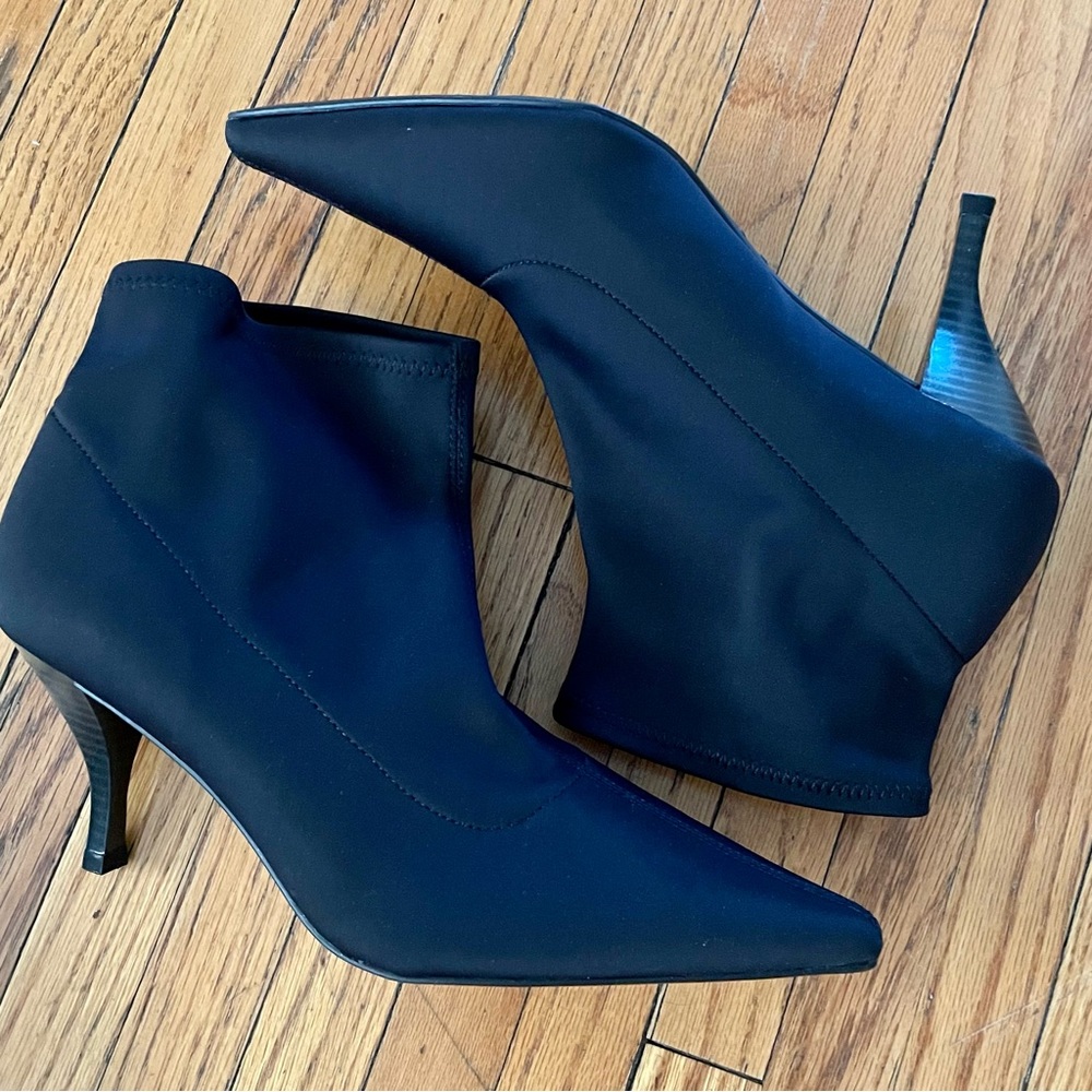 Rhea Noir Black Heels - size 9